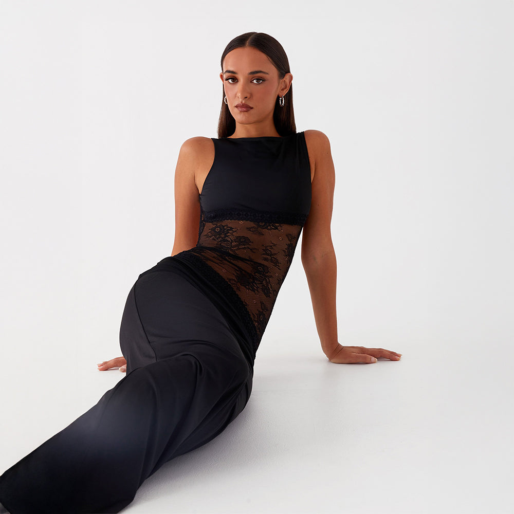 Selena | Sculpturale Elegantie