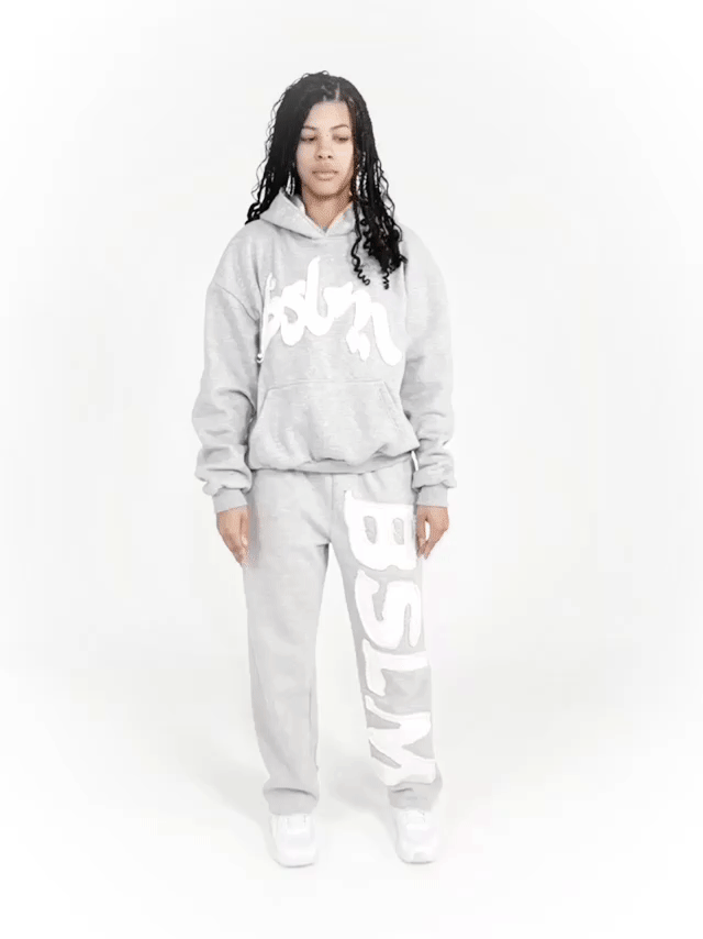 PATCHED SWEATPANTS