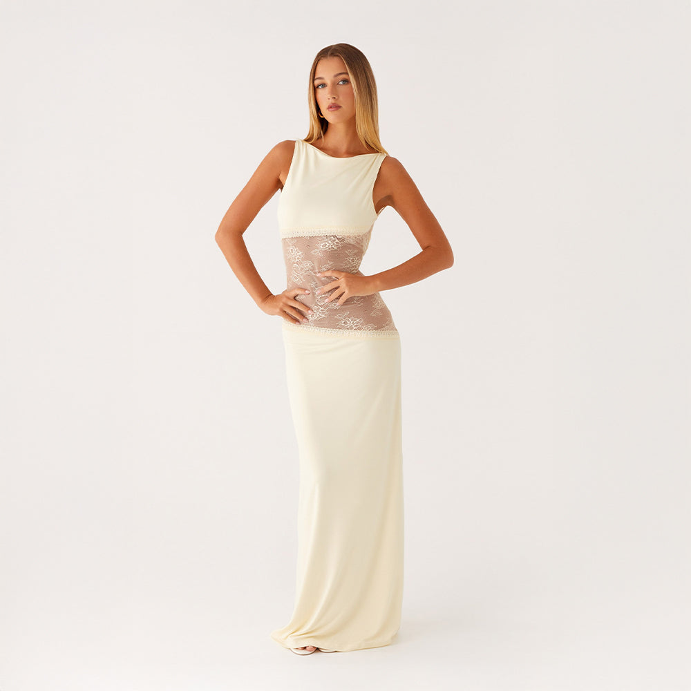 Selena | Sculpturale Elegantie