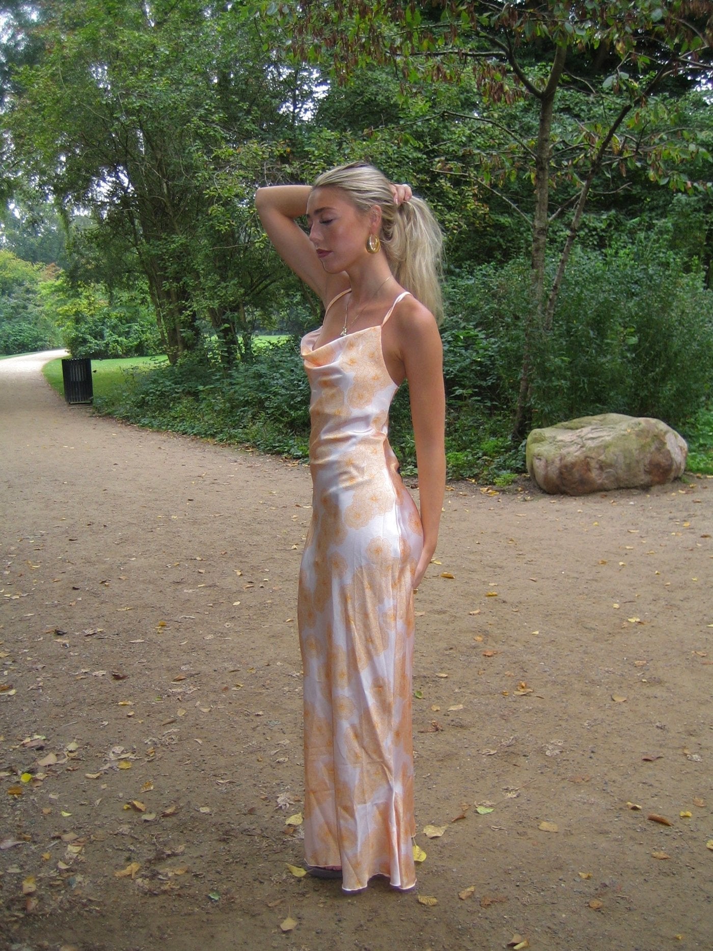 Charline satijnen jurk - Wit/oranje