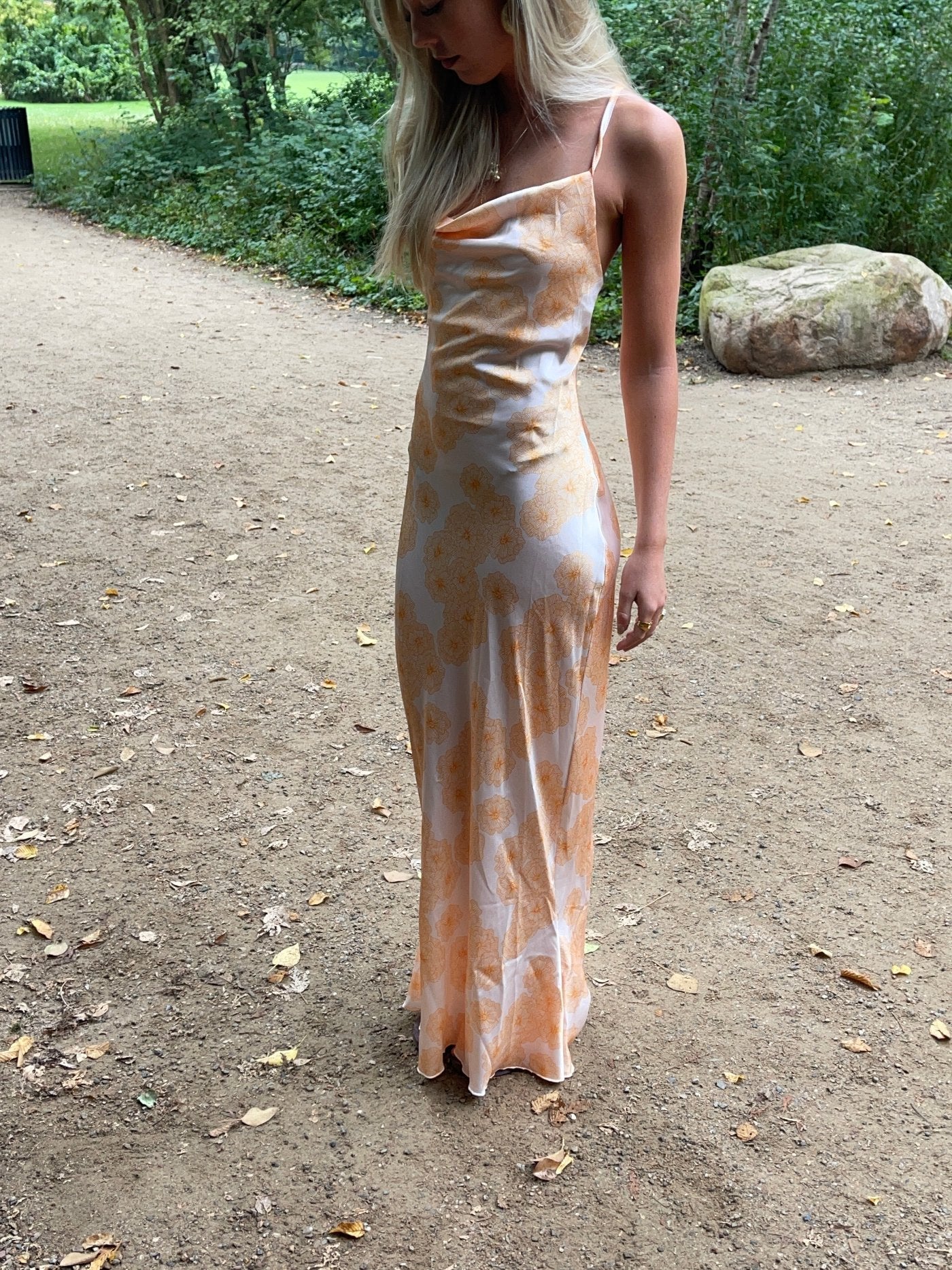Charline satijnen jurk - Wit/oranje